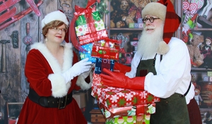 Seattle Santa and Mrs Claus